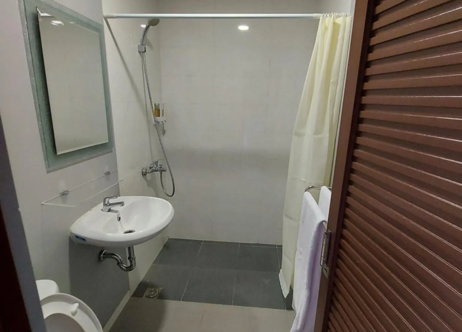 Yellow Guest House Uluwatu  Indonesia